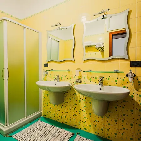 La Casa Di Scio Scio & La Stanza Di Scio Scio * Napoli